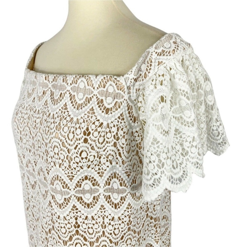 Dress that can be worn as a wedding dress or other special occasion.